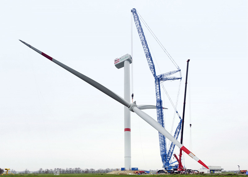 Liebherr LR11000 crawler crane