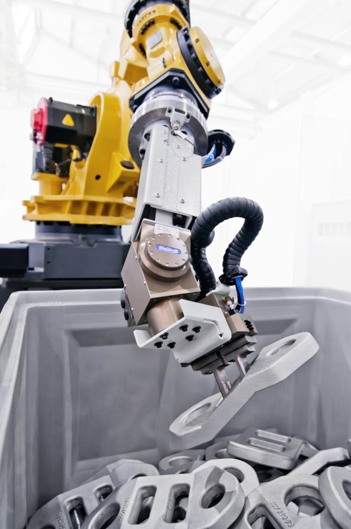 From the area of automation systems, Liebherr presents, among other things, a bin picking solution at IMTS 2014.