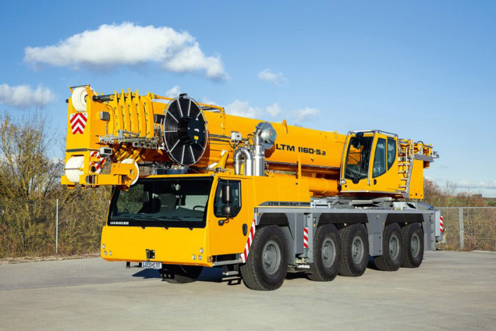 Liebherr presents the mobile crane LTM 1160-5.2 on five-axle chassis at the 2015 Maxpo in Hyvinkää